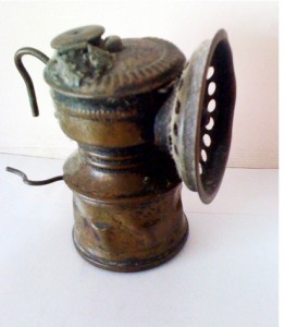 Miner's carbide lamp